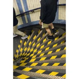  Cintas adhesivas antiderrapantes 2" x18m Bicolor Escalones Precaucion, Truper 101449 58.474576 Cinta Antiderrapante 2" (50mm) x