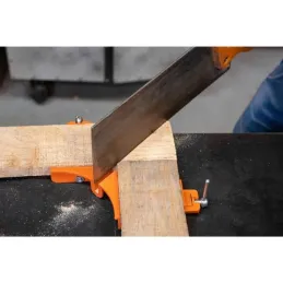  Prensa Esquinera 3" o 76.2 mm, cuerpo de aluminio tornillo de acero, angulos perfectos, PESQ-3 17690 Truper 15 Prensa Esquinera